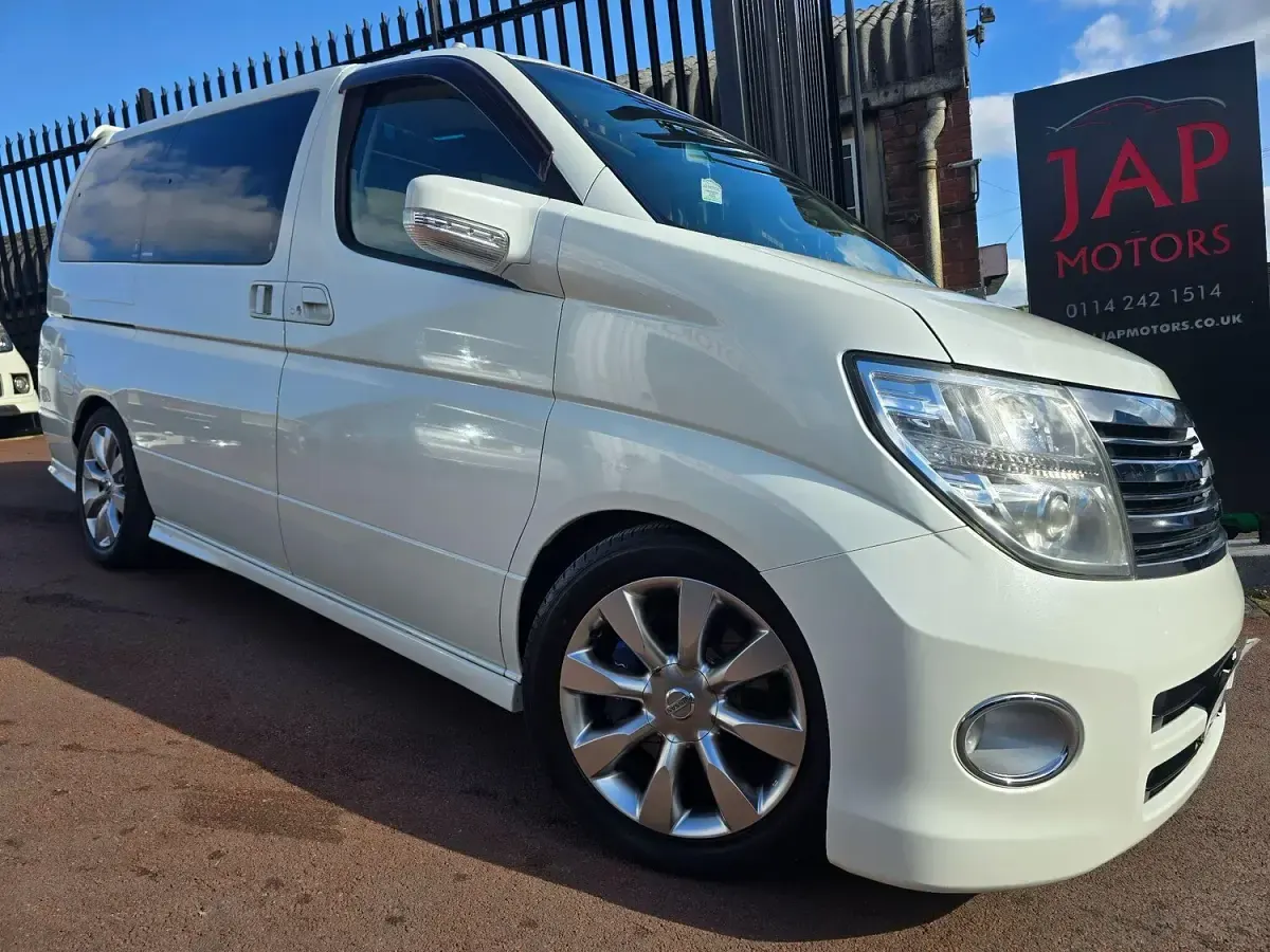 Used Nissan Elgrand 2026 White