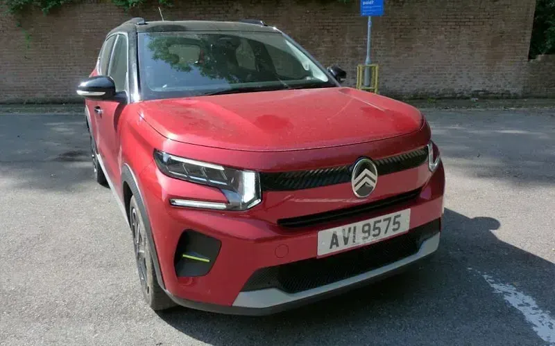 Used Citroën C3 101 HP (74 kW) 2025 Red SUV