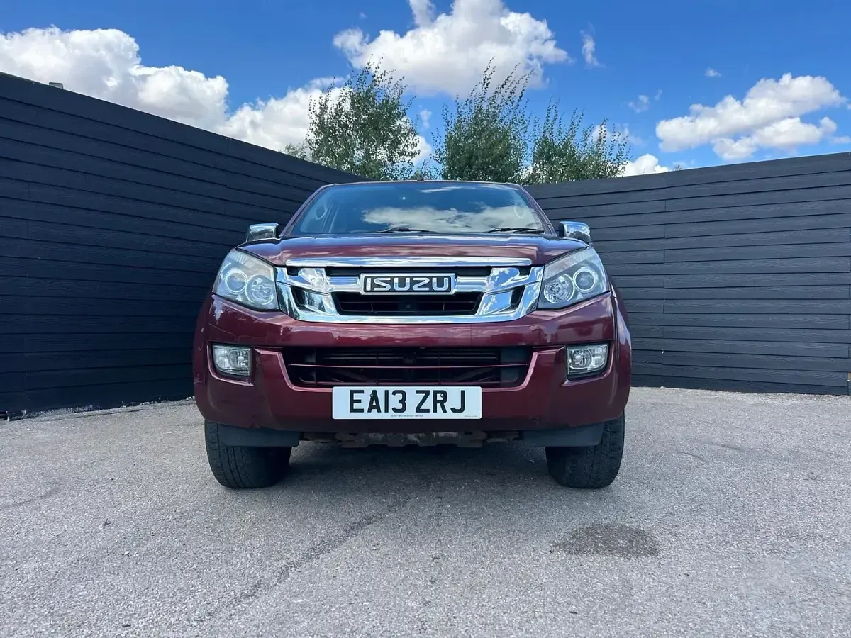 Used Isuzu D-Max 2013 Red Pickup