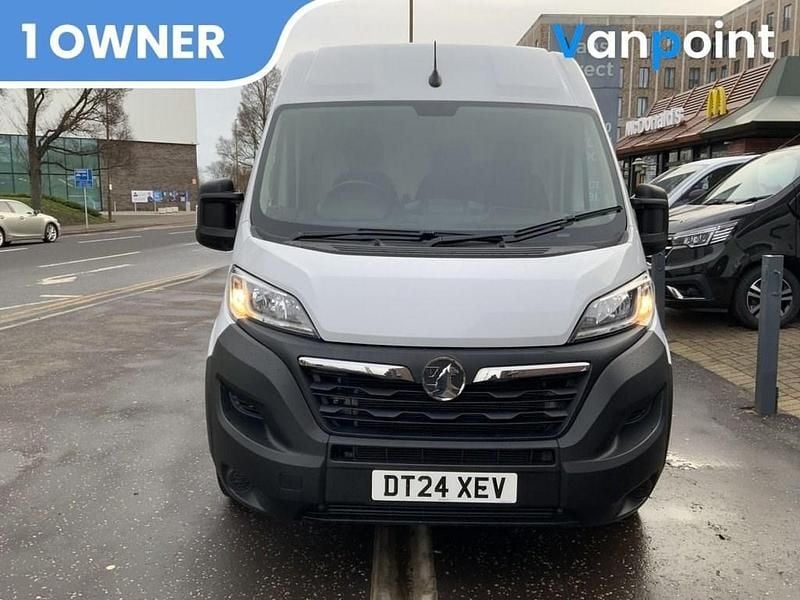 Used Vauxhall Movano S 140 HP (102 kW) 2024 White MPV