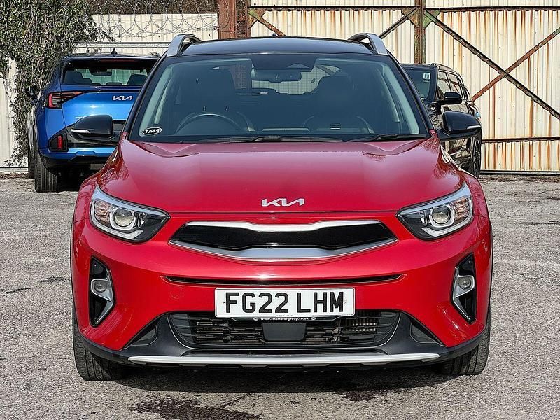 Used Kia Stonic 118 HP (86 kW) 2022 Red SUV