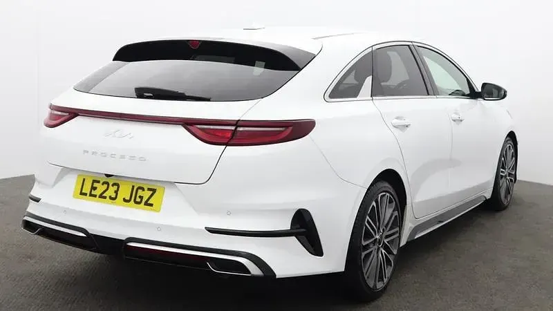Used Kia Ceed GT-Line 2023 Fusion white Hatchback