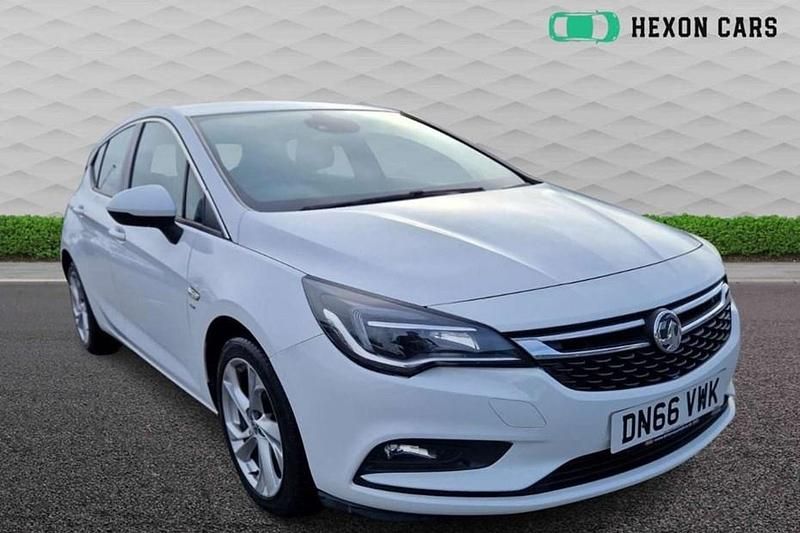 Used Vauxhall Astra SRi 2017 White Hatchback