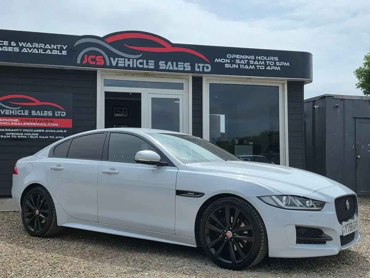 Used Jaguar XE R-Sport 180 HP (132 kW) 2018 White Sedan