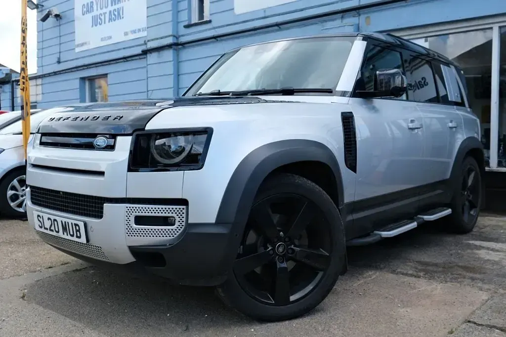 Used Land Rover Defender First Edition 237 HP (174 kW) 2020 Silver SUV