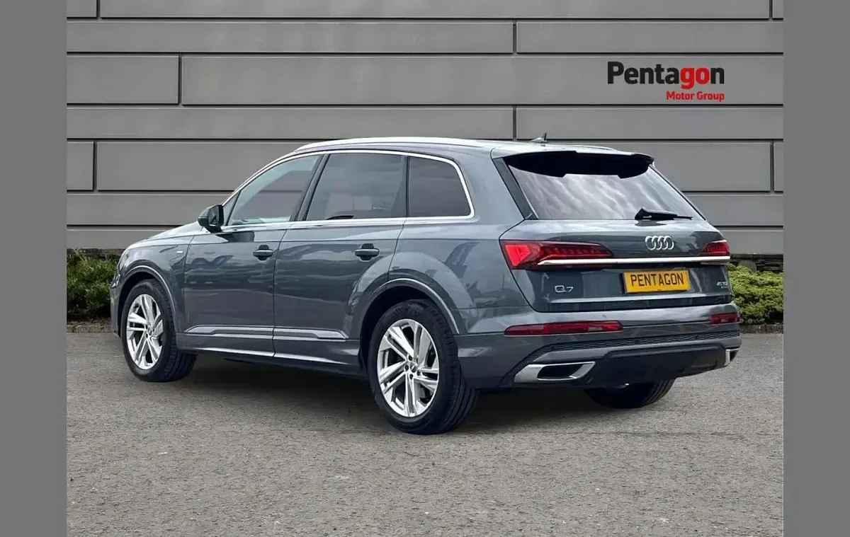 Usado Audi Q7 S-Line 228 CV (167 kW) 2020 Gris SUV