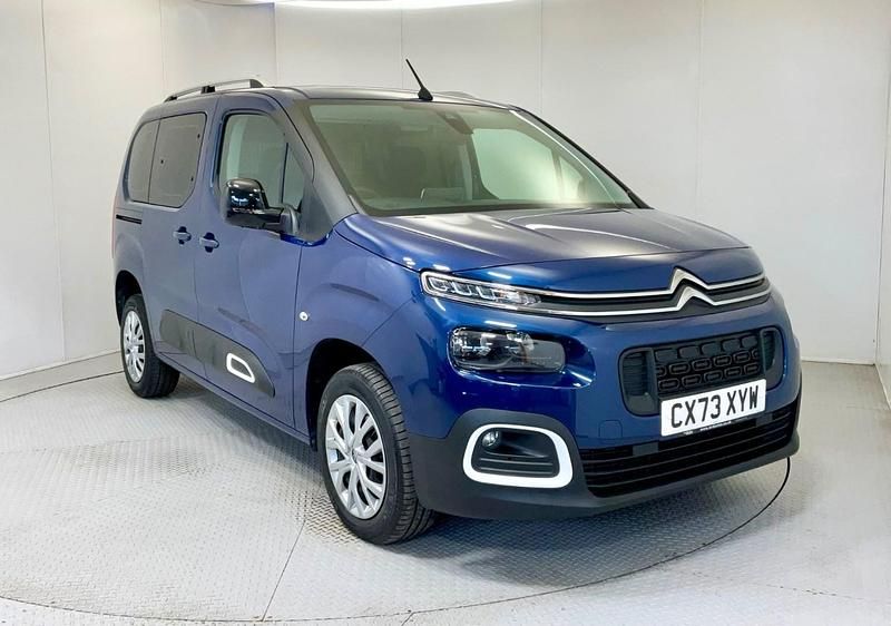 Used Citroën Berlingo Feel 130 HP (95 kW) 2023 Blue MPV