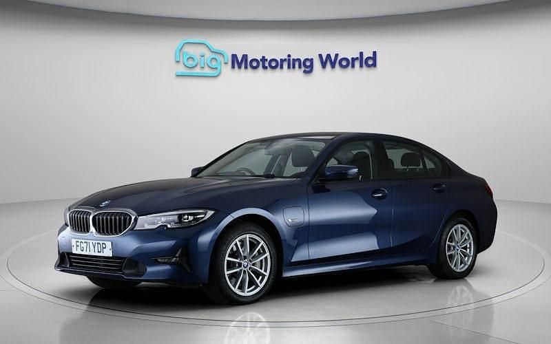 Used BMW 330e 292 HP (214 kW) 2021 Blue Sedan