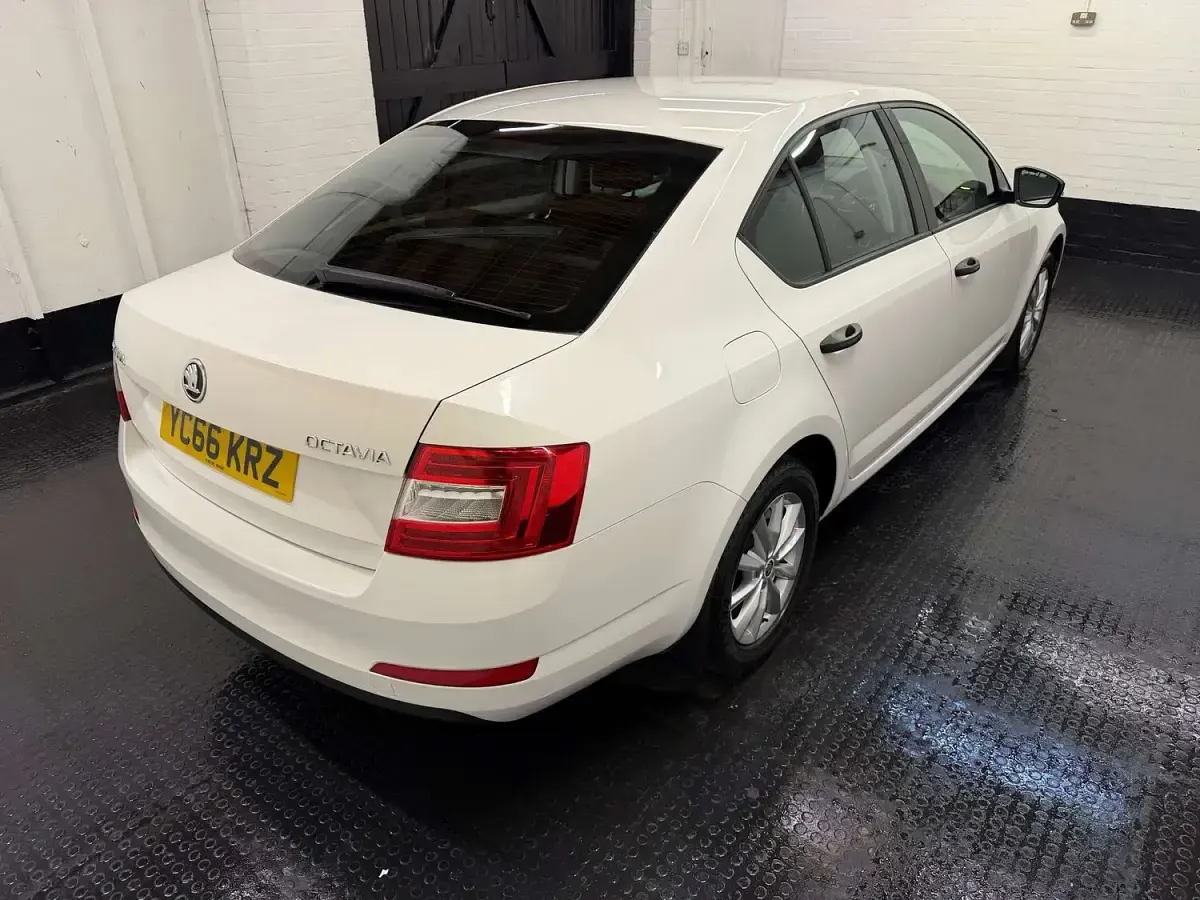 Used Skoda Octavia 115 HP (84 kW) 2016 White Estate
