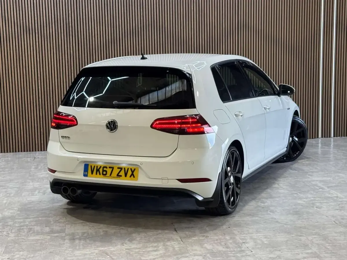 Used VW Golf VII GTD 184 HP (135 kW) 2017 White Hatchback