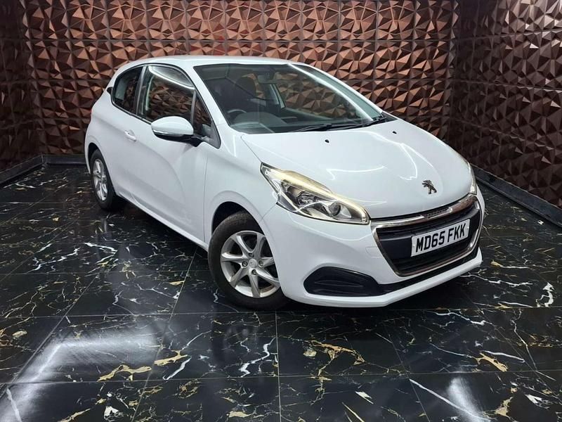 White Used 2015 Peugeot 208 Active Hatchback | £4,199 (Fair price) - Image 1/4