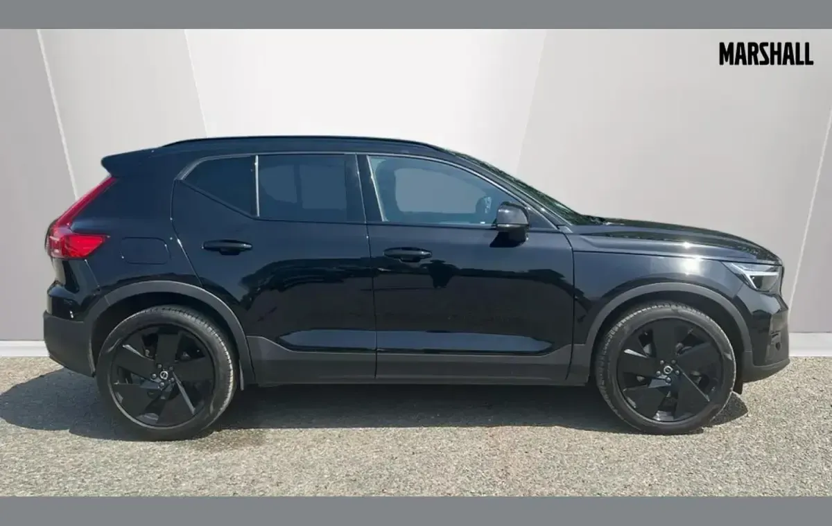 Used Volvo XC40 Plus 194 HP (142 kW) 2025 Black SUV