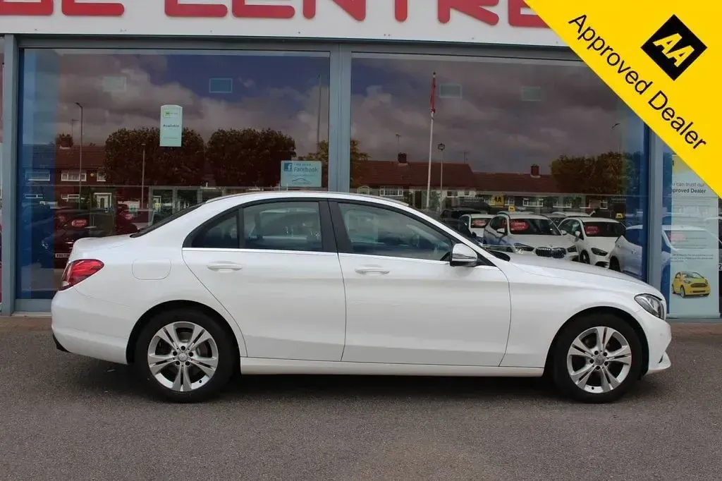 Used Mercedes C200 Executive 136 HP (100 kW) 2016 White Sedan