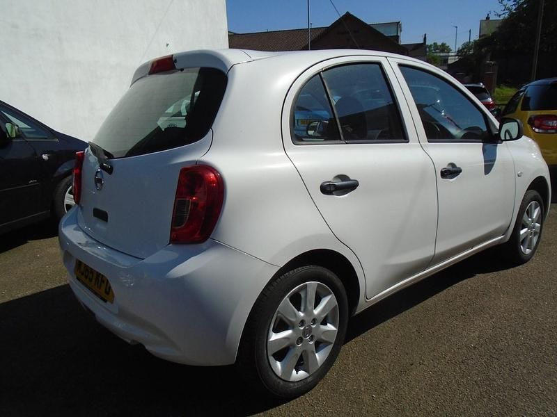 Begagnad Nissan Micra Visia 2015 Vit Halvkombi