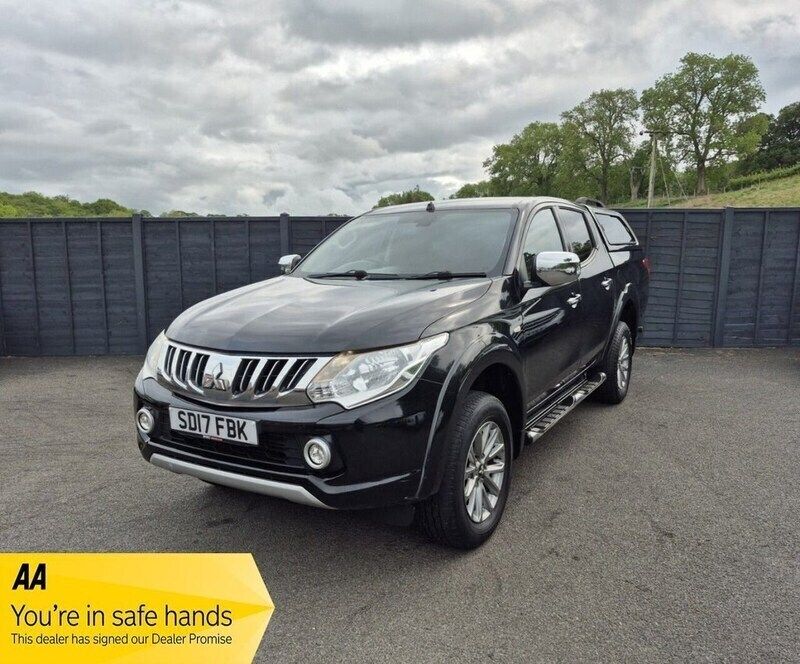 Black Used 2017 Mitsubishi L200 Pickup | £10,550 (Good price) - Image 1/4