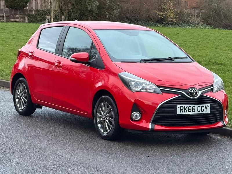 Used Toyota Yaris 2016 Red Hatchback