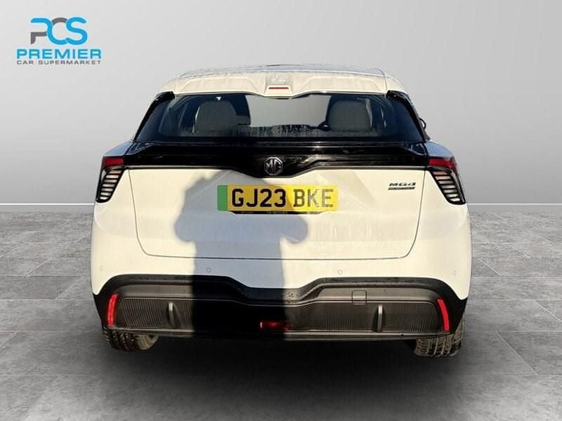 Used MG MG4 EV SE 319 kW (435 HP) 2023 White Hatchback