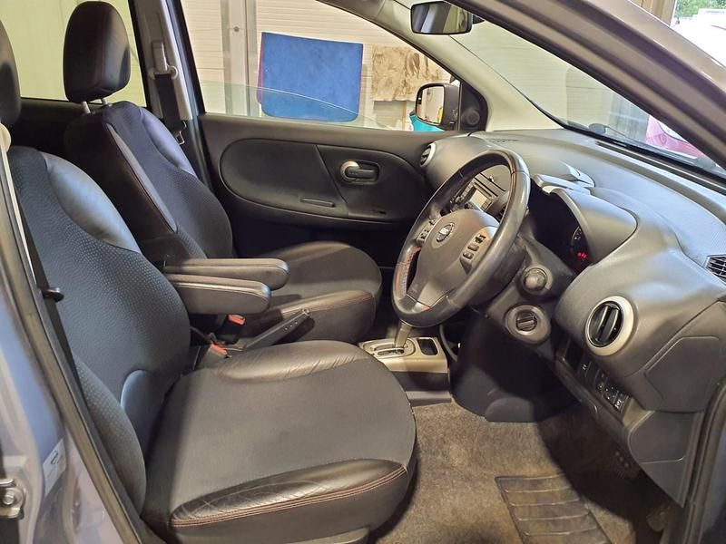 Used Nissan Note Tekna 110 HP (80 kW) 2011 Grey Hatchback