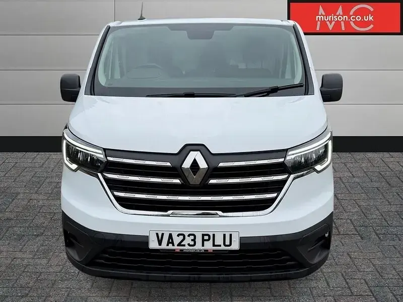 Used Renault Trafic 2023 Glacier white