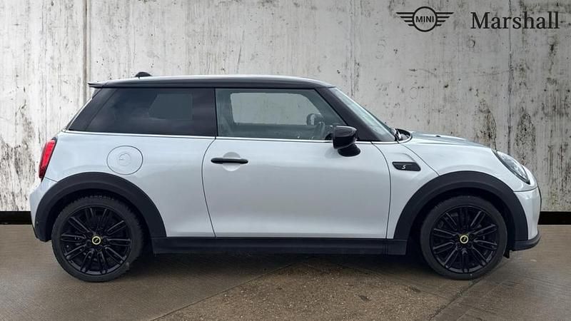 Used Mini Cooper S Level 2 135 kW (184 HP) 2022 White silver Hatchback