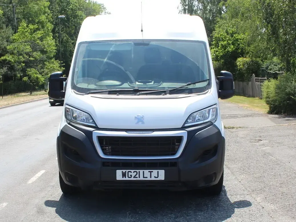 Used Peugeot Boxer S 140 HP (102 kW) 2021 White Van