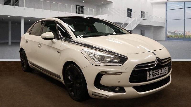 White Used 2013 Citroën DS5 Hatchback | £4,590 (Fair price) - Image 1/4