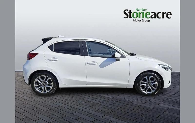 Used Mazda 2 Inclusive 113 HP (83 kW) 2019 White Hatchback