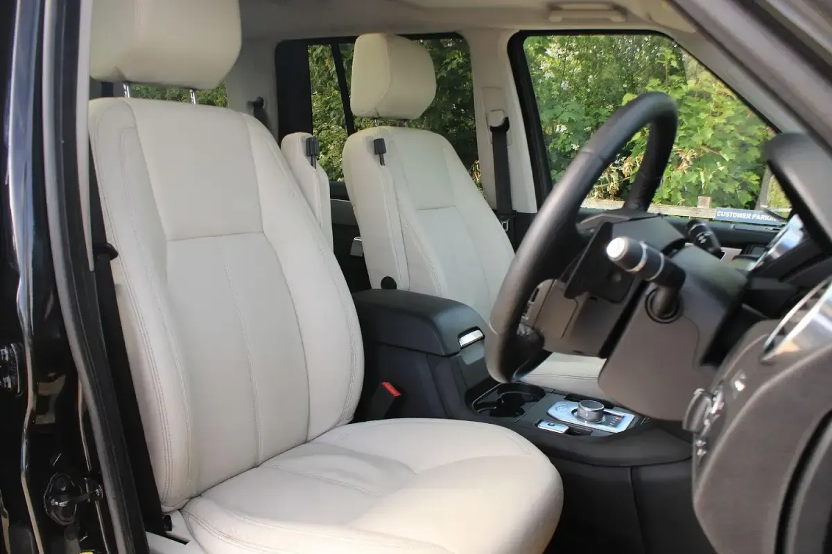 Used Land Rover Discovery HSE 251 HP (184 kW) 2015 Black SUV