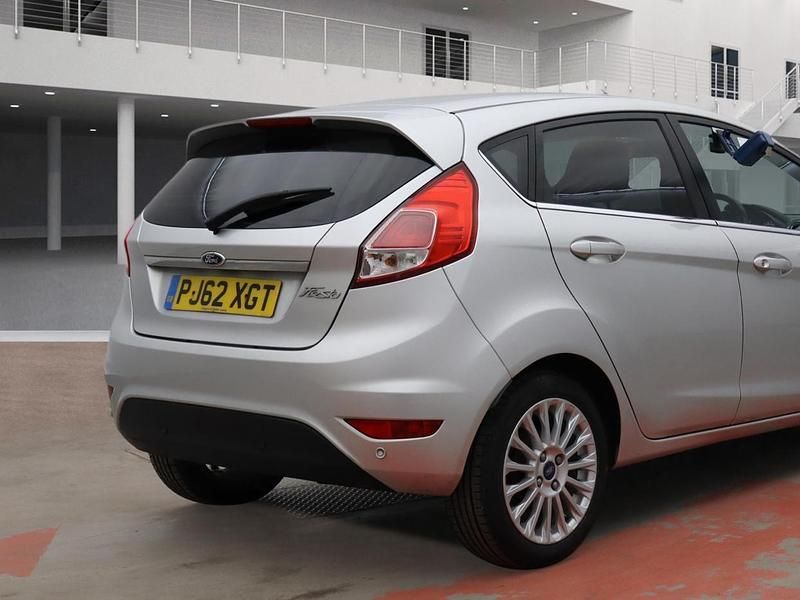 Used Ford Fiesta Titanium 2013 Silver Hatchback