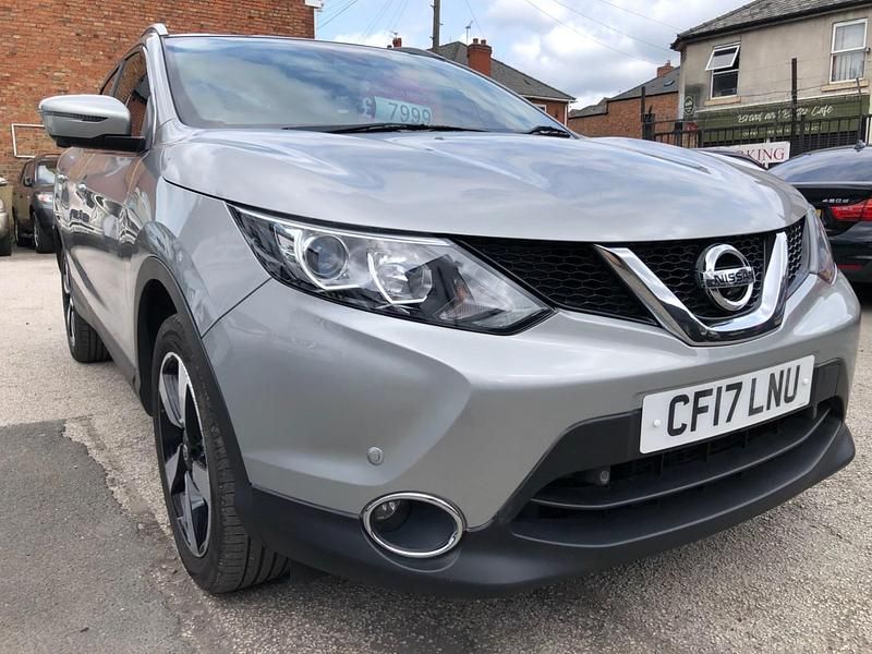 Used Nissan Qashqai N-Vision 2017 Silver SUV