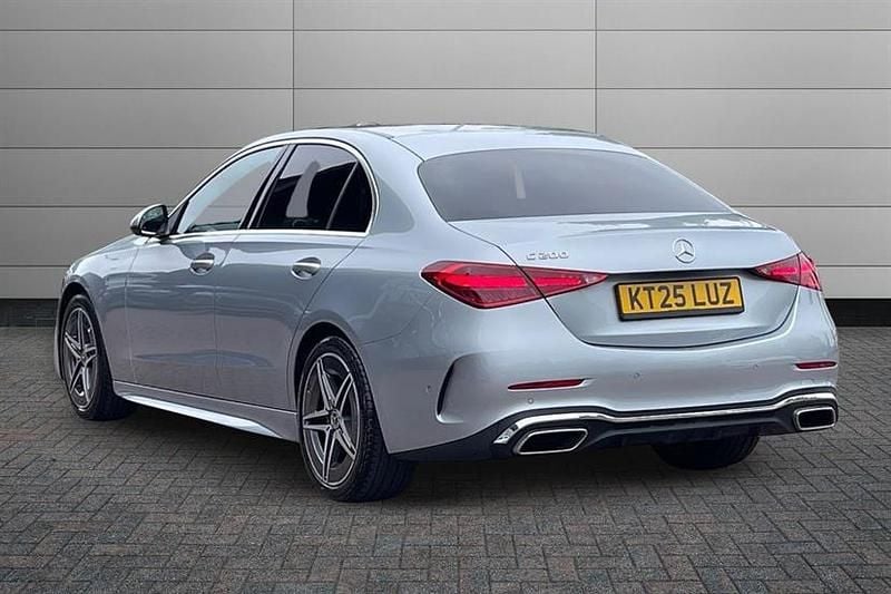 Usado Mercedes C200 AMG line 204 HP (150 kW) 2025 Prateado Sedan