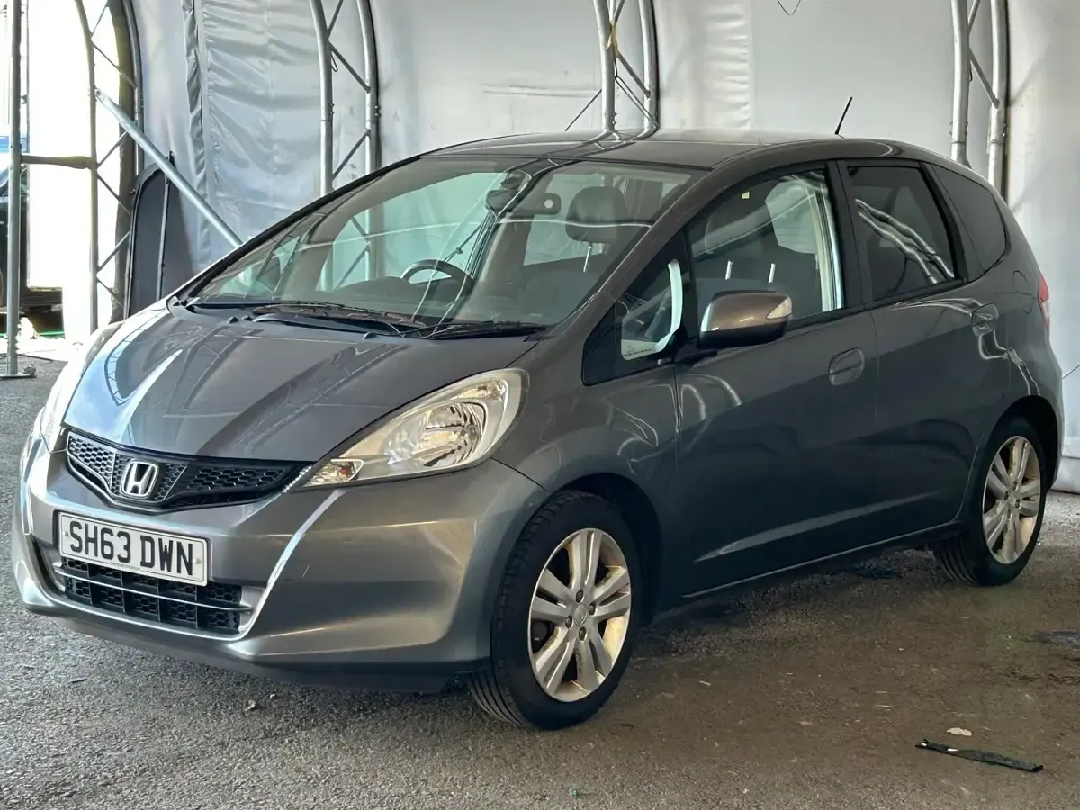Used Honda Jazz ES 99 HP (72 kW) 2013 Grey Hatchback
