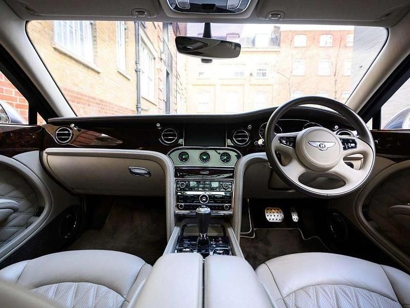 Used Bentley Mulsanne 530 HP (389 kW) 2018 Grey Sedan