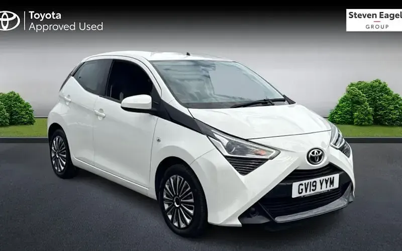 Used Toyota Aygo X-play 72 HP (52 kW) 2019 Hatchback