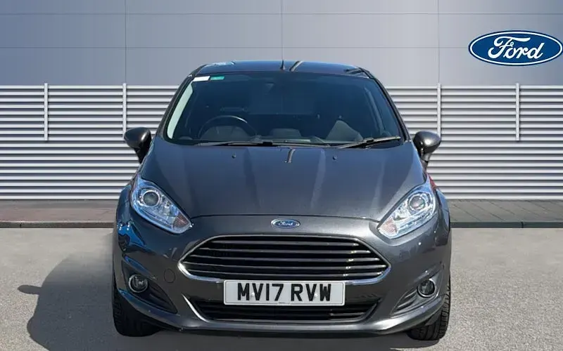 Begagnad Ford Fiesta Titanium 101 HK (74 kW) 2017 Grå Halvkombi