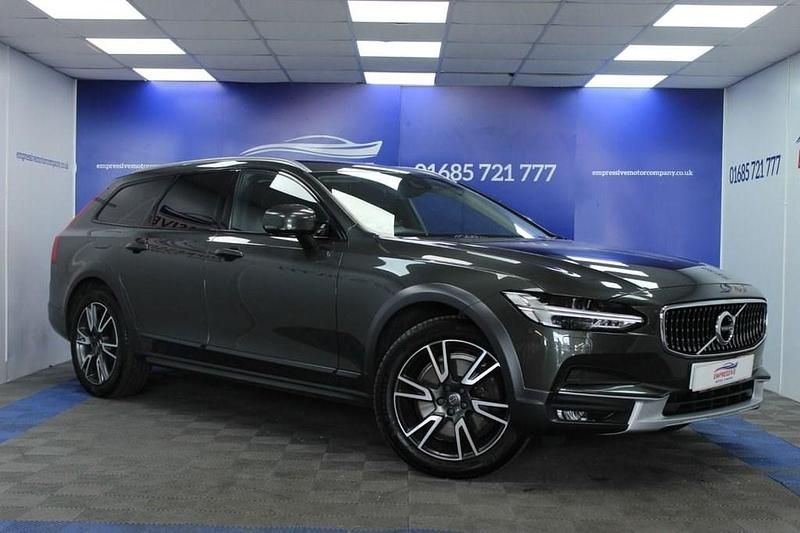 Used Volvo V90 CC Pro 190 HP (139 kW) 2017 Grey Estate