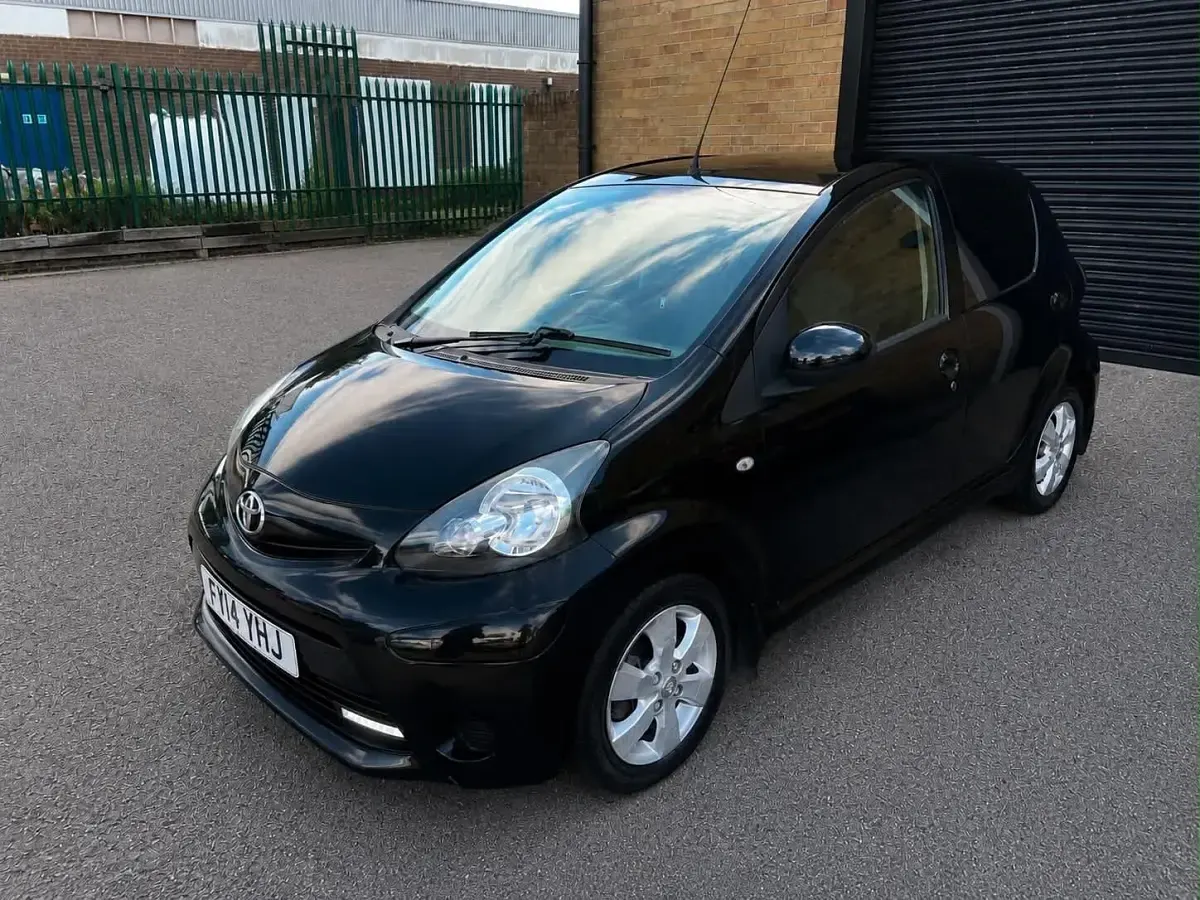 Used Toyota Aygo Style 68 HP (50 kW) 2014 Black Hatchback