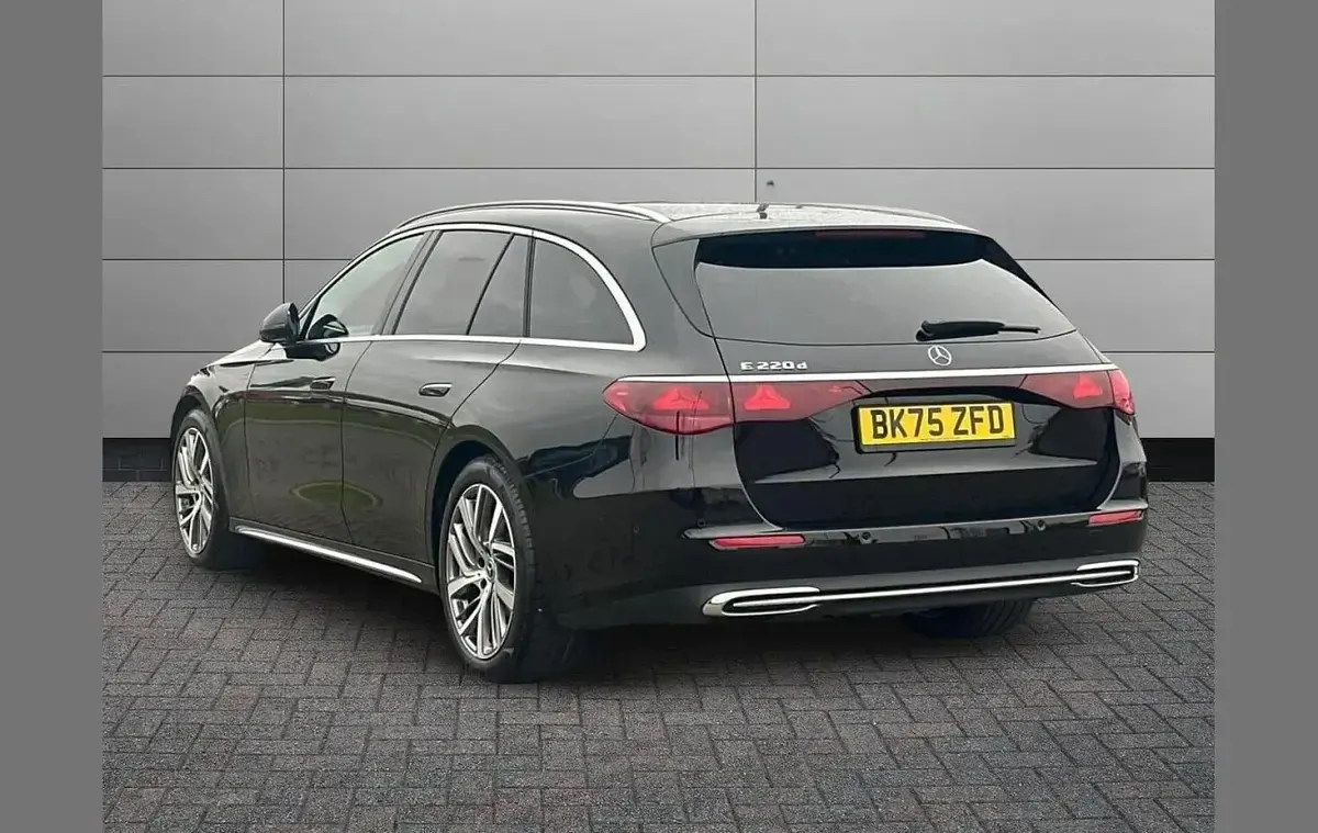 Used Mercedes E220 Premium 197 HP (144 kW) 2026 Black Estate