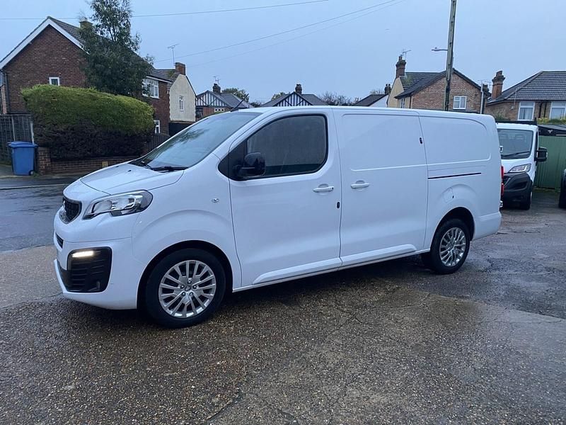 Begagnad Peugeot Expert Premium 2023 Vit Van