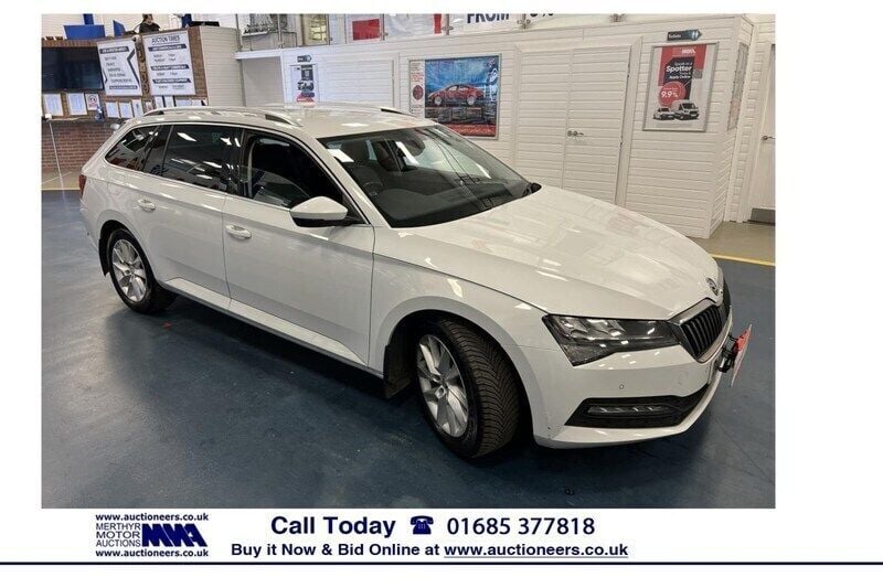 White Used 2020 Skoda Superb SE Technology Estate | £11,628 (Good price) - Image 1/4