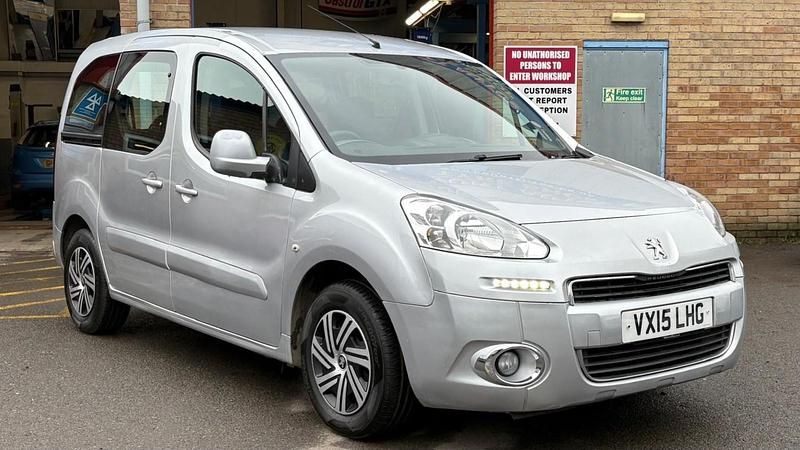 Begagnad Peugeot TePee S 2015 Silver Minibuss