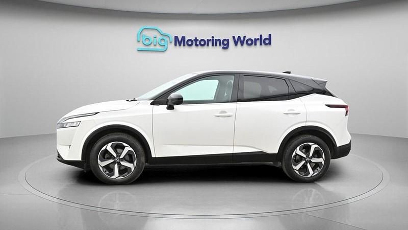 Used Nissan Qashqai N-Connecta 140 HP (102 kW) 2022 White SUV