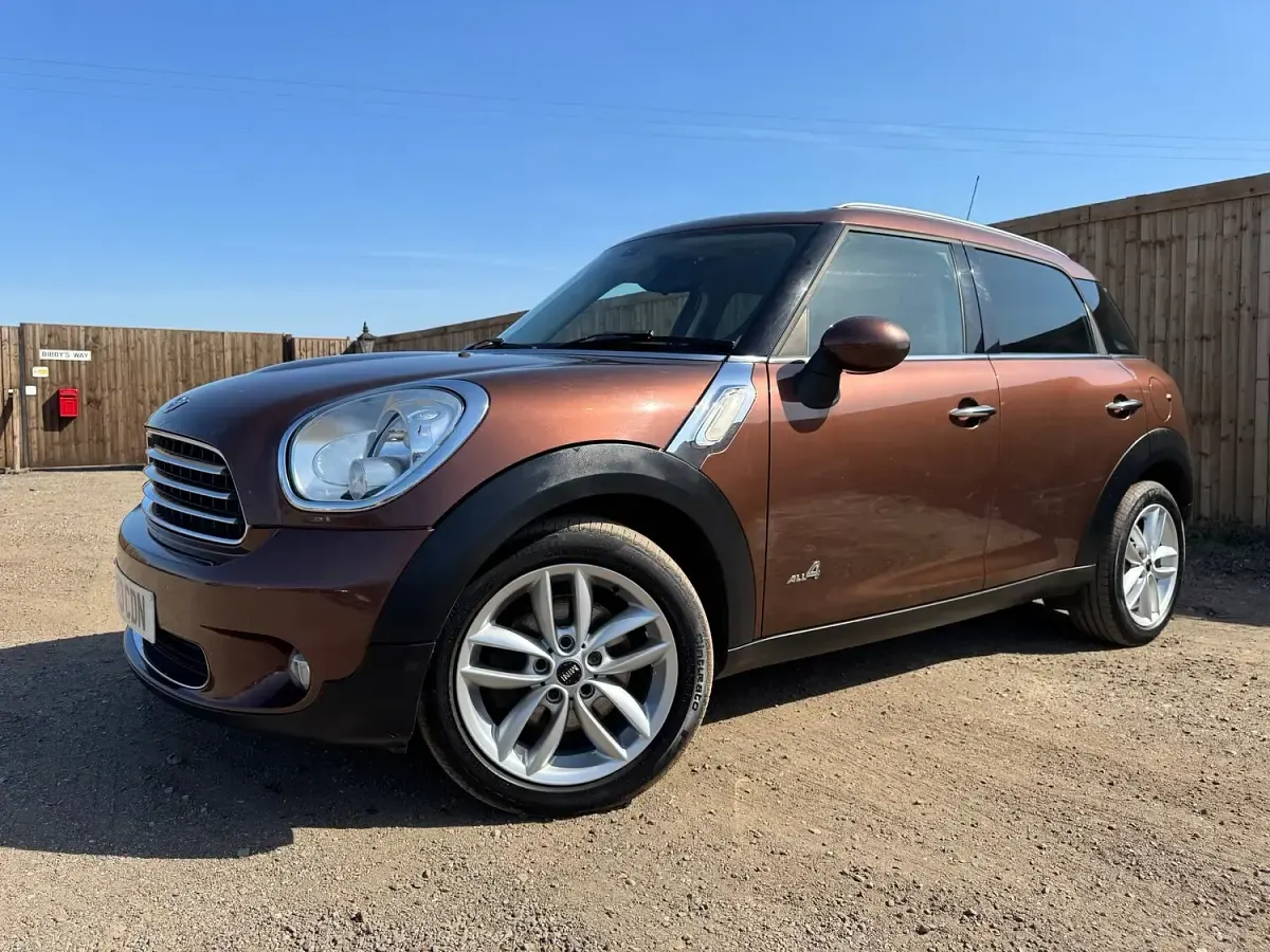 Used Mini Cooper D Countryman 112 HP (82 kW) 2013 Brown SUV