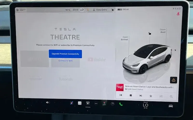 Used Tesla Model Y Long Range AWD 286 kW (389 HP) 2022 White SUV