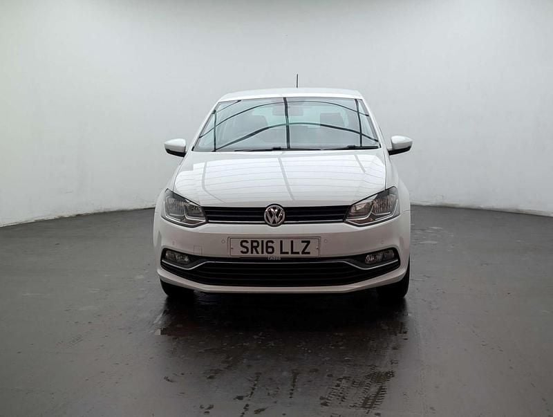 Used VW Polo Match 90 HP (66 kW) 2016 White Hatchback