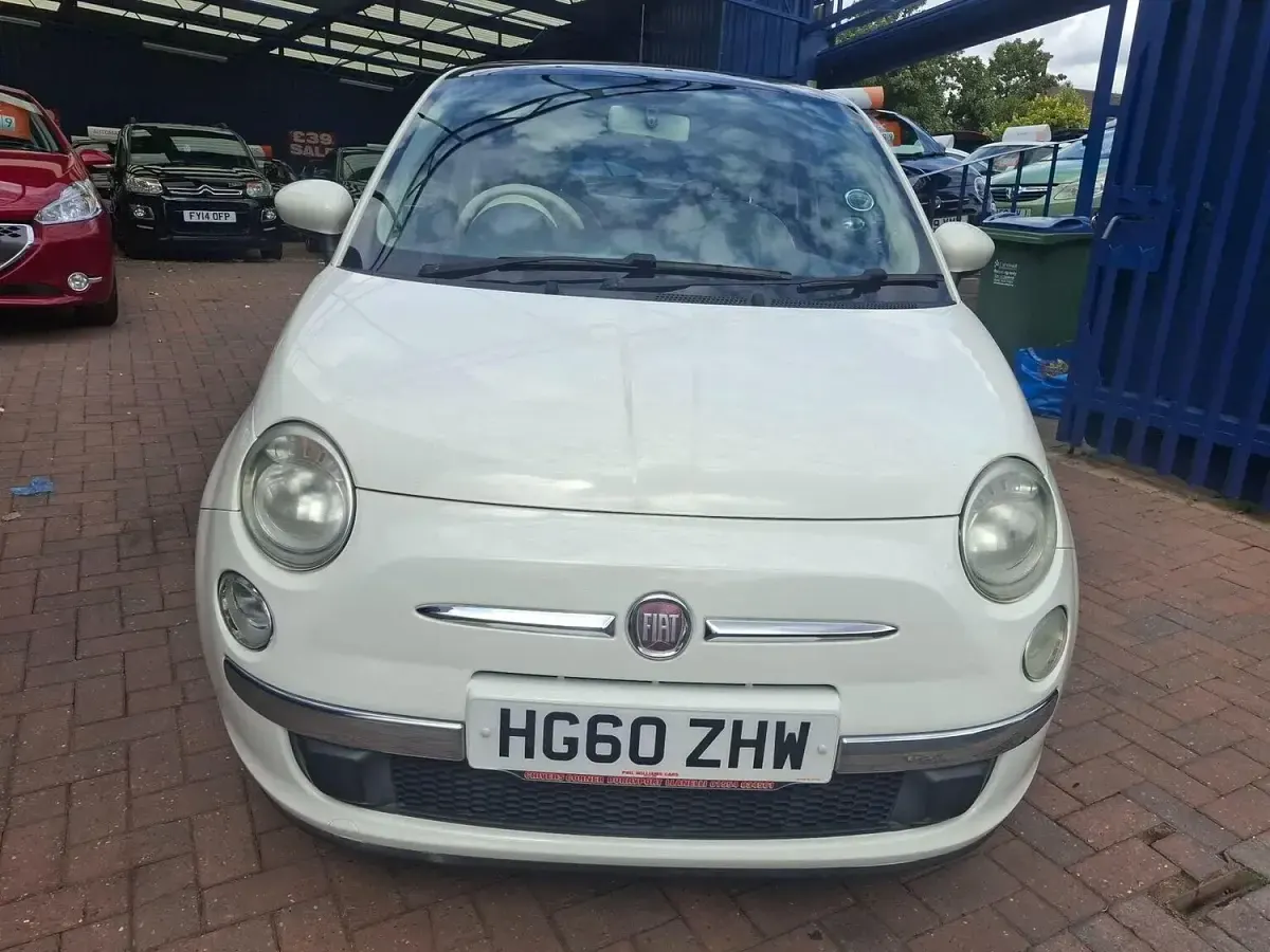 Used Fiat 500 Lounge 69 HP (50 kW) 2011 White Hatchback