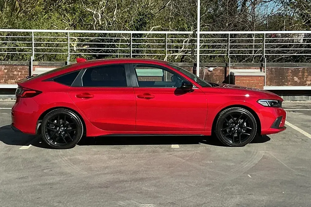 Begagnad Honda Civic Sport 2024 Röd Halvkombi