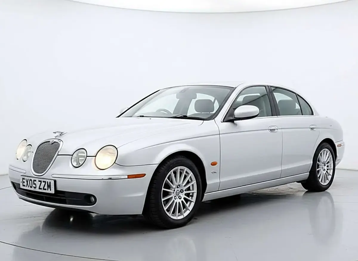 Used Jaguar S-Type SE 207 HP (152 kW) 2005 Silver Sedan