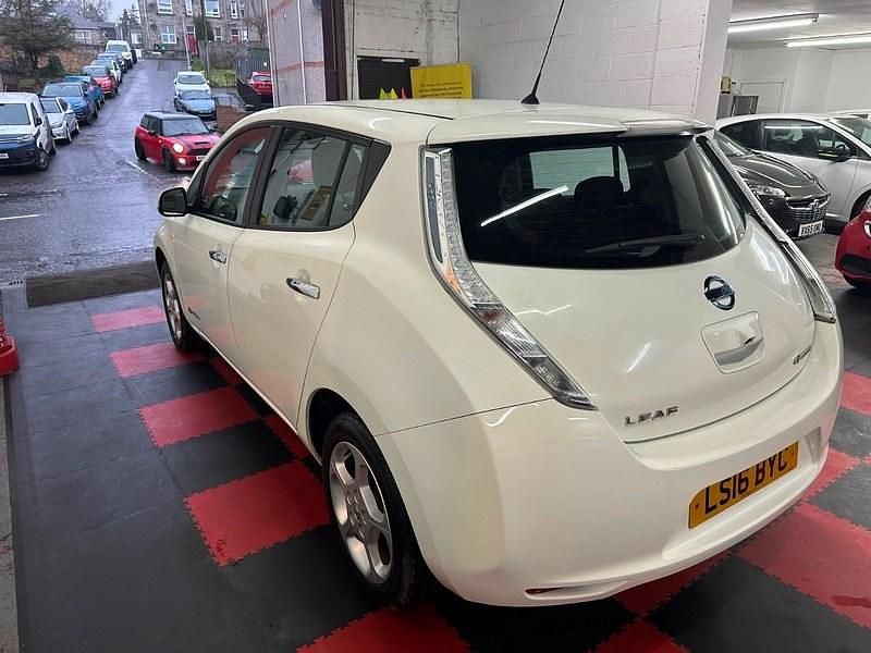 Used Nissan Leaf Acenta 80 kW (109 HP) 2016 White Hatchback