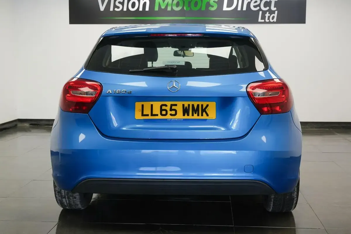 Used Mercedes A180 SE 2015 Blue Hatchback